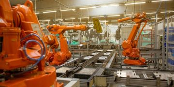 AI in Precision Machining: Closing the Gap Between the Model and the Metal