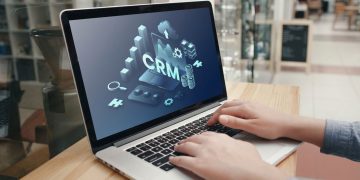 How AI-Powered CRM Technology Is Transforming B2B Prospecting