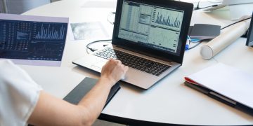 Iteno on the Hard Part of an AI Analyst: Not the Writing, the Footnotes